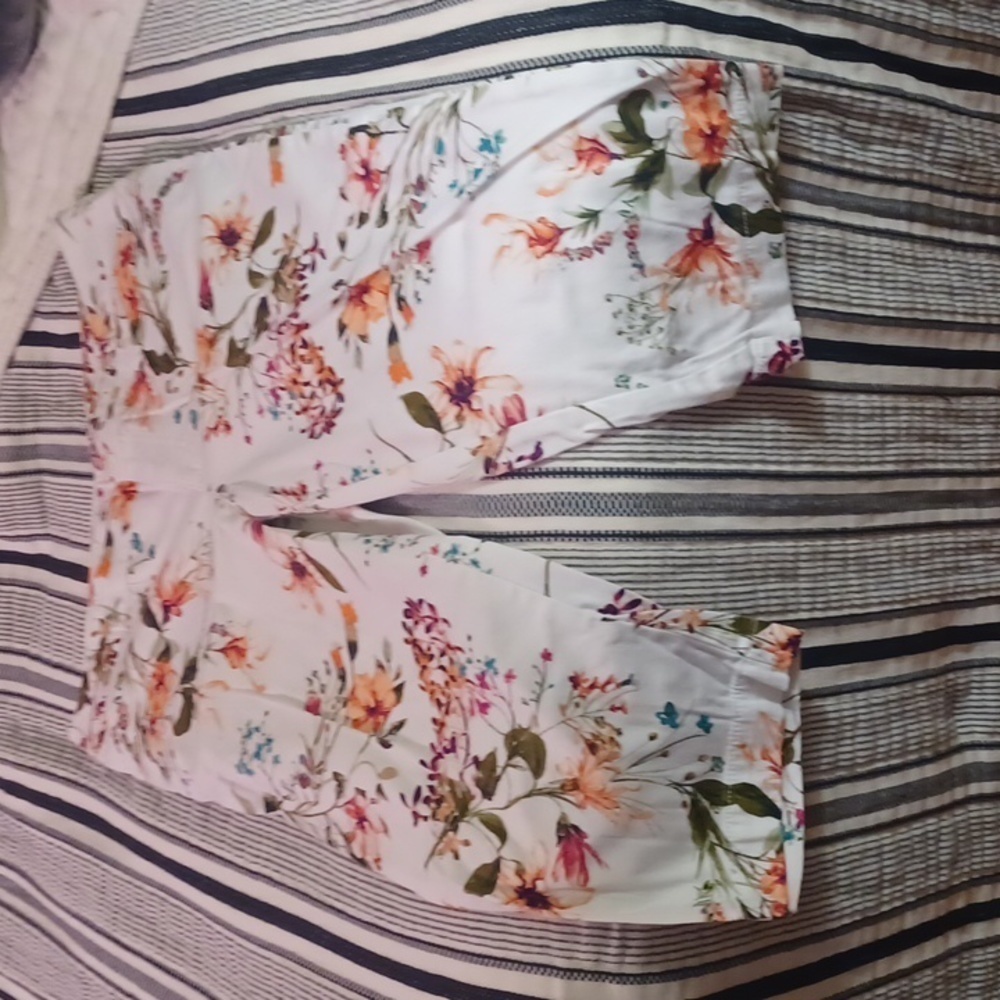 Floral Print Capris